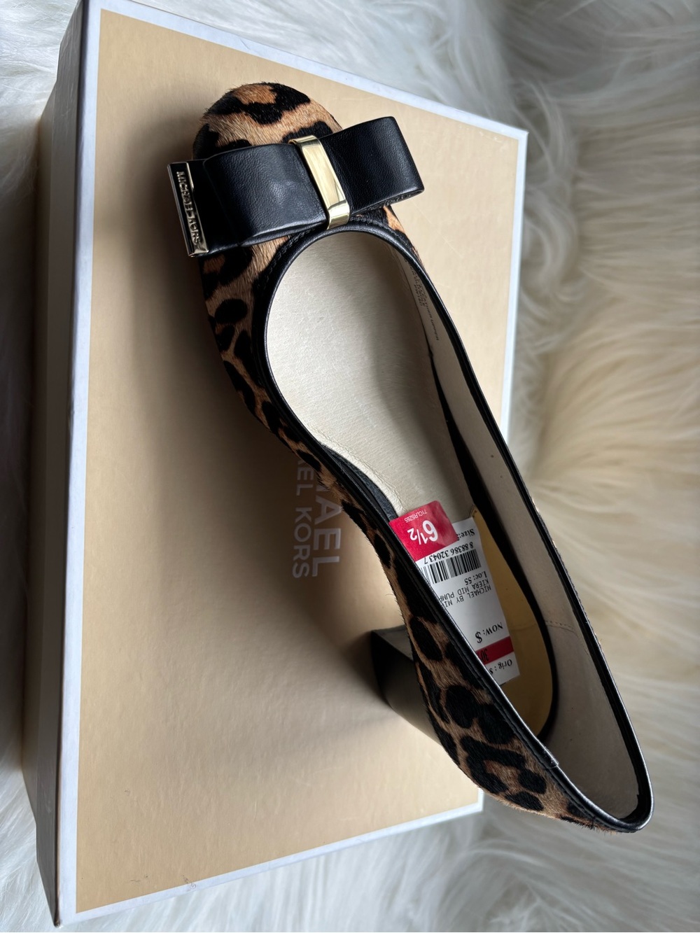 MICHAEL KORS KIERA leopard print mid pump. Size 6 1/2, nwt and box.